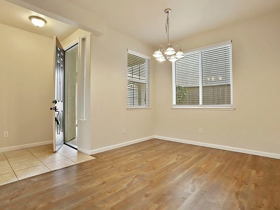 3rd image of 3281 English Oak Cir