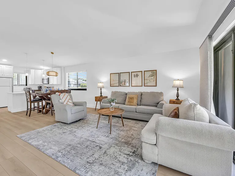 836 Club Dr — Photo 10
