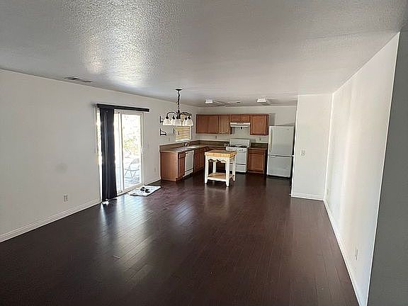 Family room / kitchen