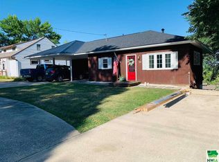 510 N 9th St, Cherokee, IA 51012