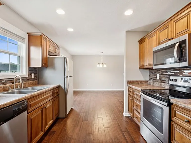 257 Williamsburg Cir — Photo 23