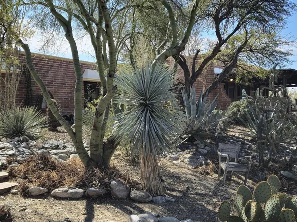 2552 E Cerrada Adelita, Tucson, AZ 85718