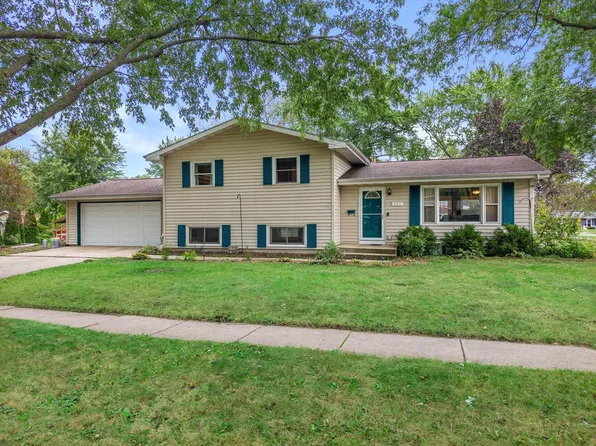 717 Roby ROAD, Stoughton, WI 53589