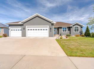 4825 Boulder Ridge Rd, Bismarck, ND 58503