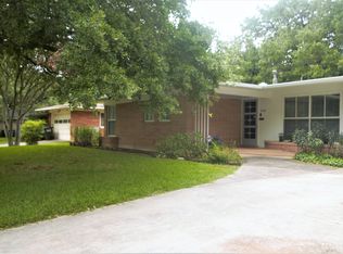 518 Woodcrest Dr, San Antonio, TX 78209