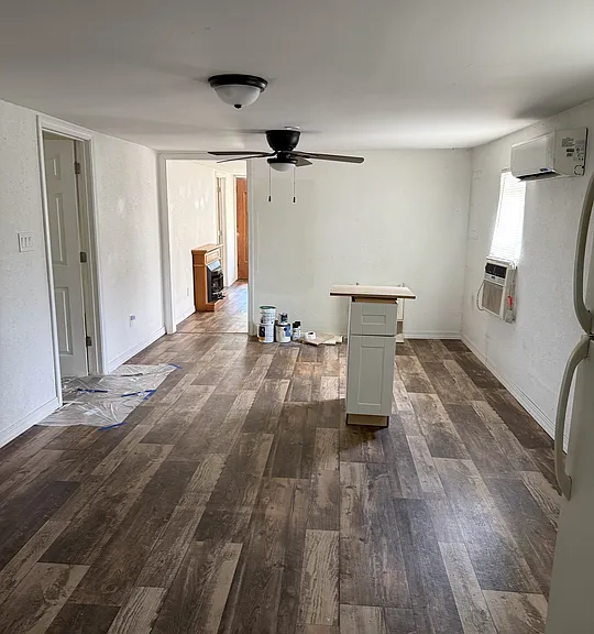 908 S Elm St — Photo 4