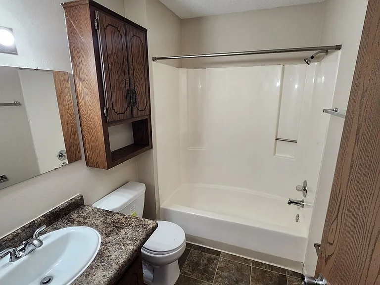 25 14th Ave NE #202 — Photo 11