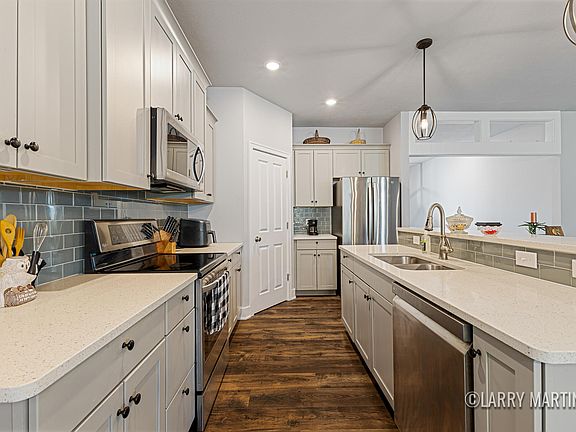4th image of 7615 Sofia Dr #60