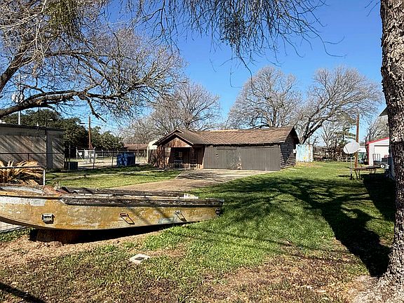 3rd image of 603 W Main
