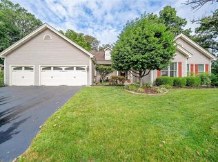 1605 Baxter Forest Ridge Ct, Chesterfield, MO 63005
