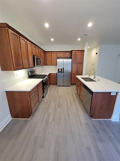 2nd image of 305 Island Way #1-2-1