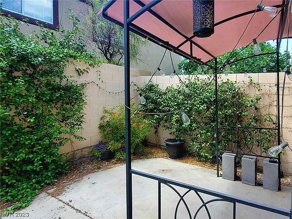 2nd image of 674 Barbary Coast Ave