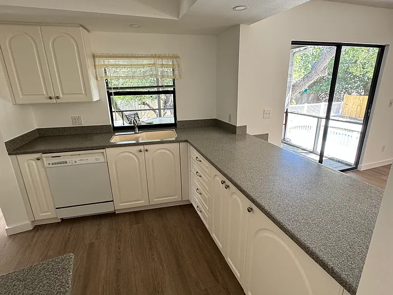753 Tropical Cir — Photo 8