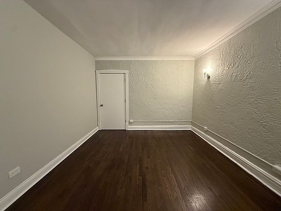 5th image of 2759-65 N Kilbourn Ave #2761-3