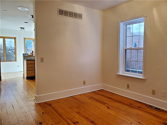 5th image of 1002 Wawaset St