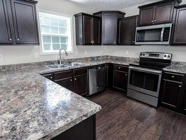 112 Patriot Ct — Photo 8