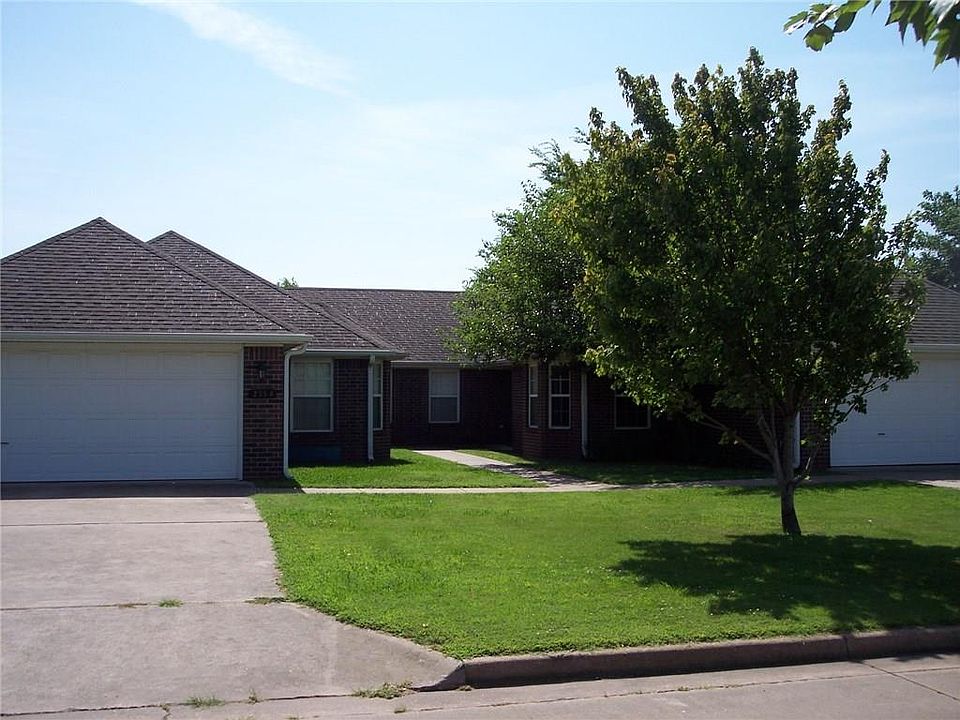 2nd image of 255 A & B Ravenwood Blvd