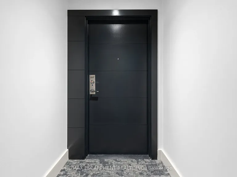 75 James St S #2017 — Photo 5