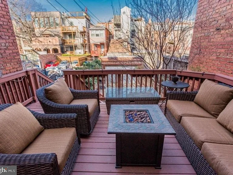 1311 Irving St NW — Photo 2