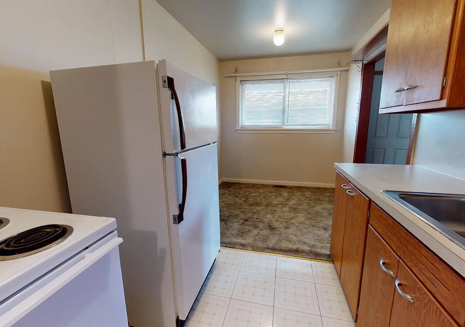 Coronado Apartments — Photo 4