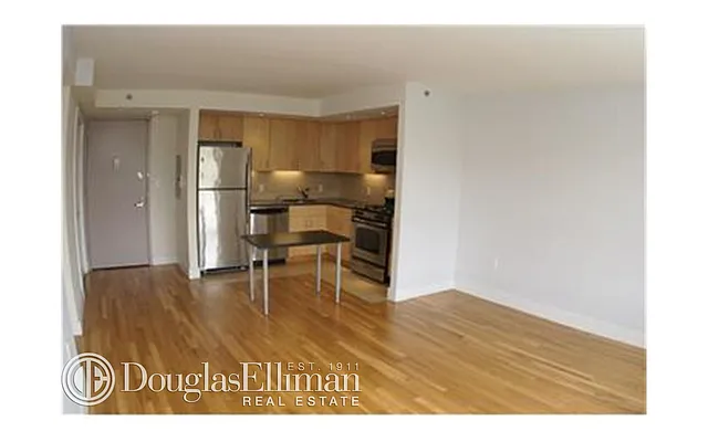 Rented by Douglas Elliman | media 4