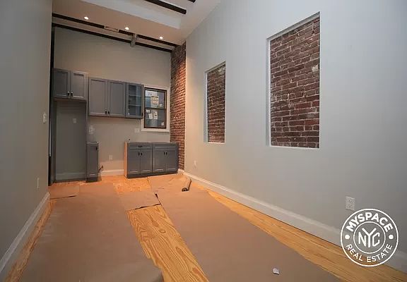 3rd image of 129 Putnam Ave #2S