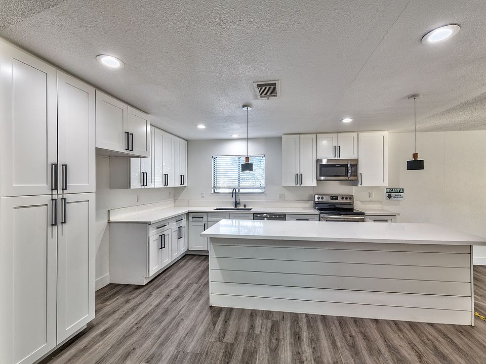 1st image of 3017 Jamestown Way