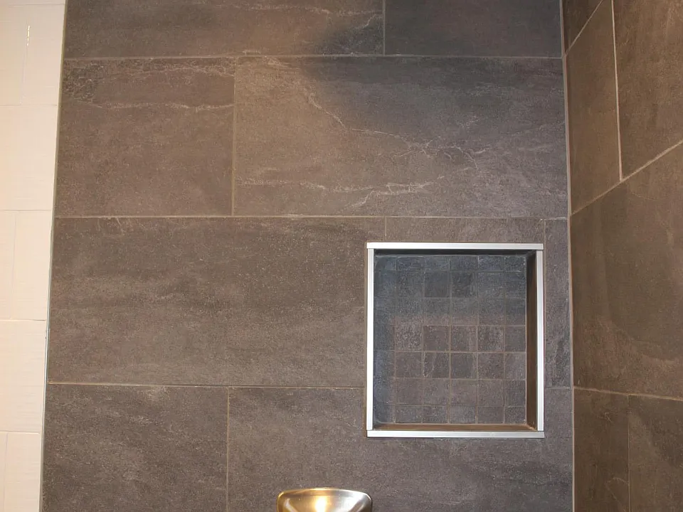 Rain Head Shower with Tiled Ceiling.