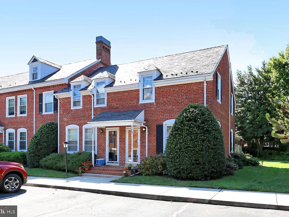 1st image of 3349 S Wakefield St #B