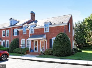 3349 S Wakefield St #B, Arlington, VA 22206