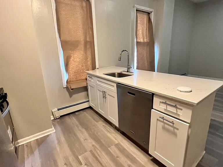 218 Bowers St #4 — Photo 3