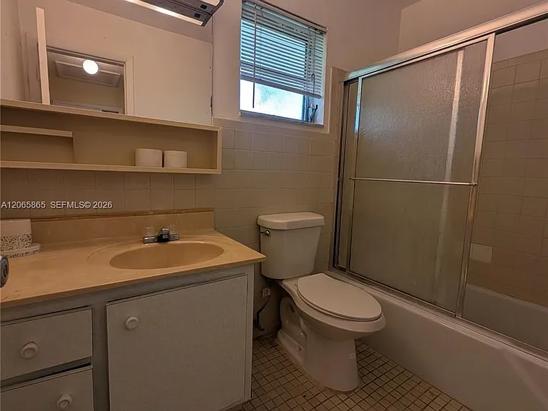 900 Tallwood Ave #305 — Photo 11