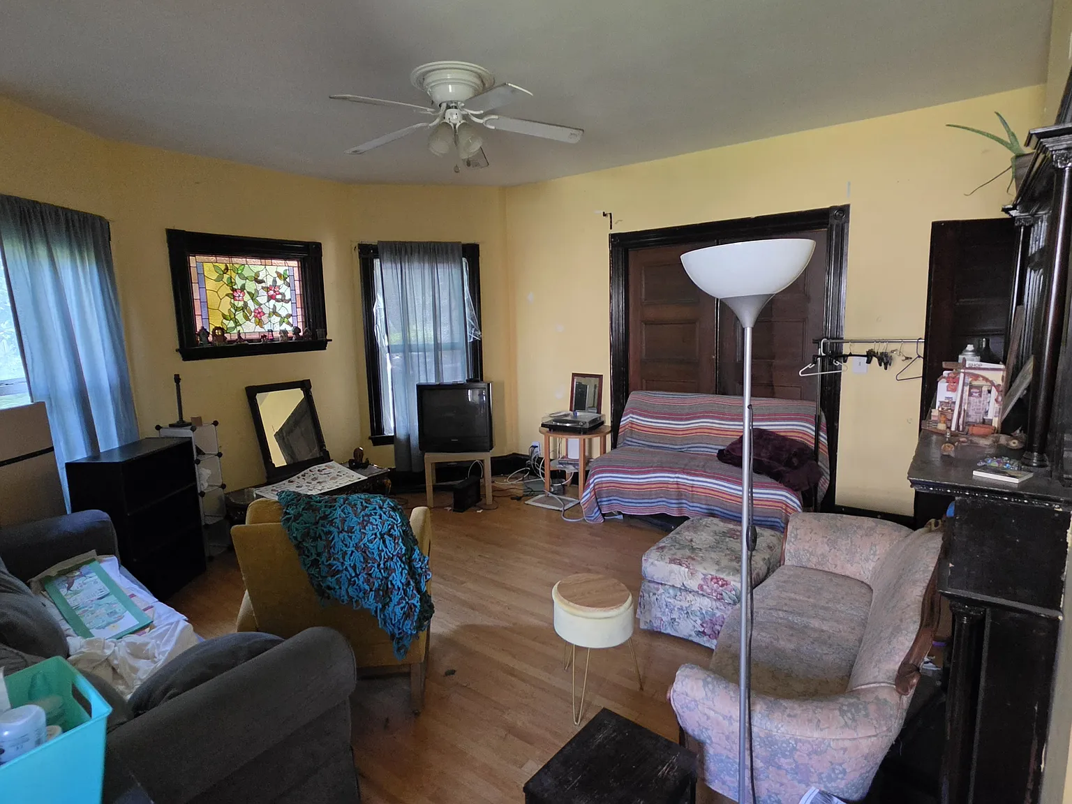 7 bed, 2.0 bath, $6,000 — Photo 2