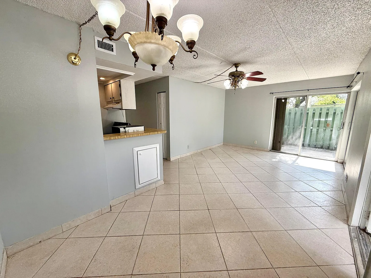 2 bed, 1.5 bath, 880 sqft, $1,850 — Photo 3