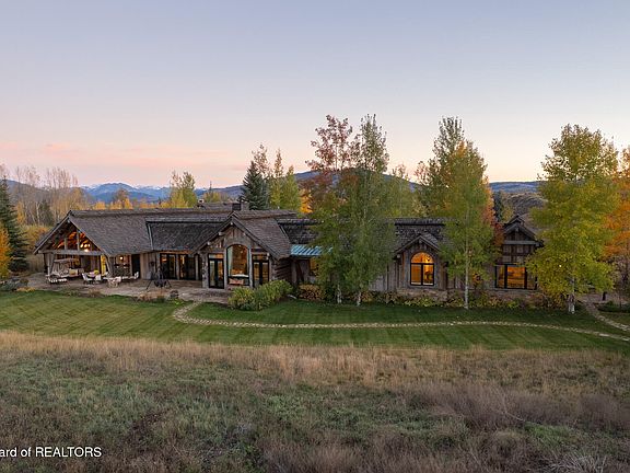 4th image of 2625 Buttercup Ln