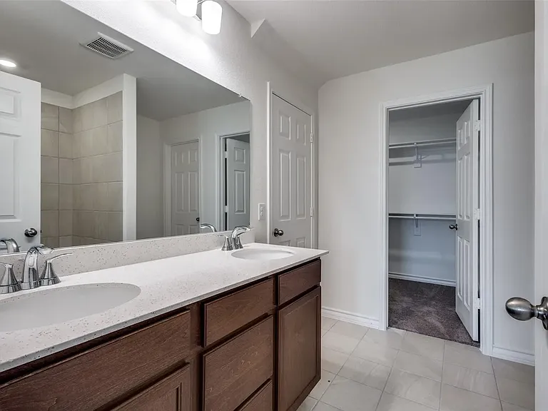 749 Windsor Dr — Photo 18