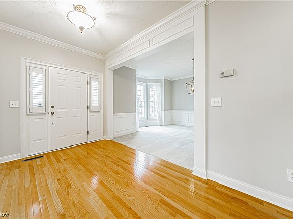 4th image of 648 Bridgeside Dr