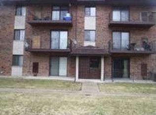 14959 Willowcrest Ct APT 16, Midlothian, IL 60445