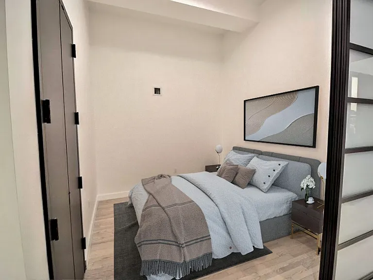 20 Pine St #711 — Photo 5