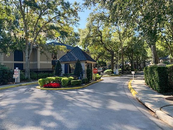 3rd image of 1055 Kensington Park Dr Unit 304