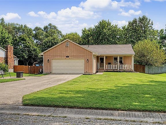 2nd image of 270 Nikki Ct
