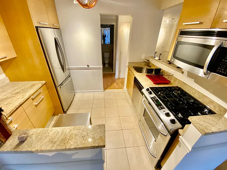 1155 Warburton Ave #12G — Photo 3