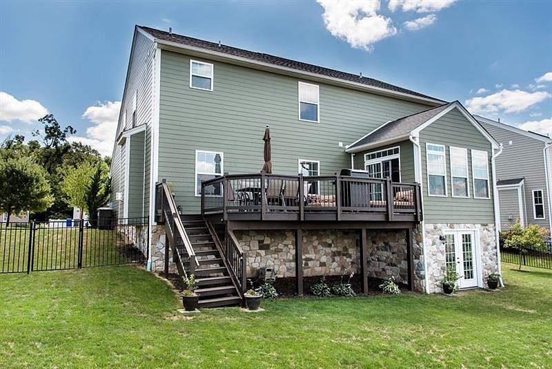 2nd image of 213 Pinnacle Ct