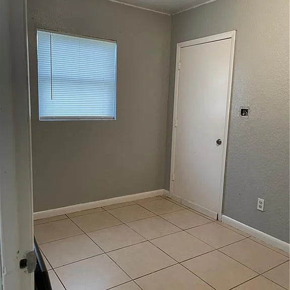 918 NW 24th Ave — Photo 9