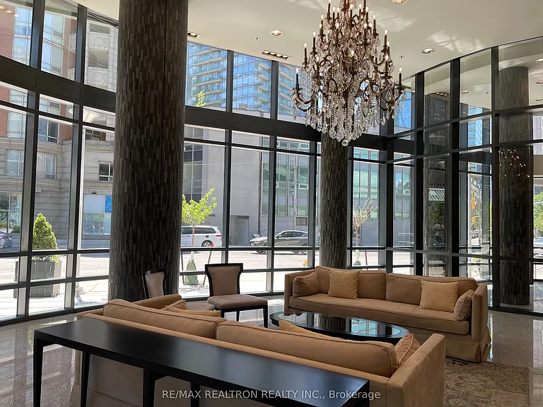 825 Church St #1708 — Photo 3