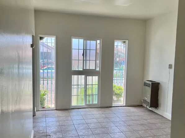707 W 74th St APT 18, Los Angeles, CA 90044