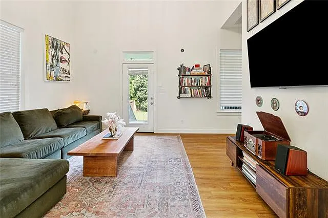 6945 Milne Blvd — Photo 4