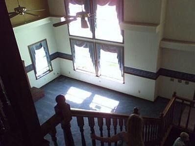 3rd image of 701 N Schnoor Ave