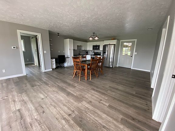 3rd image of 4921 S Mackinac Trl