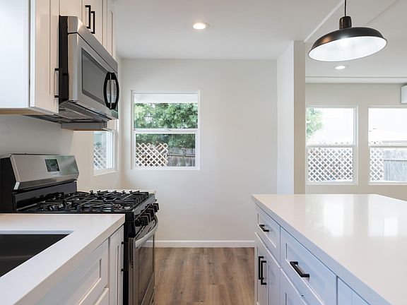 5th image of 1441 Essex St